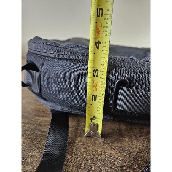 OGIO Black Lucid Carry-On Commuter Backpack Laptop with many Sleeve Pockets - Picture 9 of 12